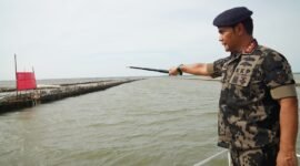 KKP tinjau dan segel pagar laut di Bekasi. (Foto: Istimewa).