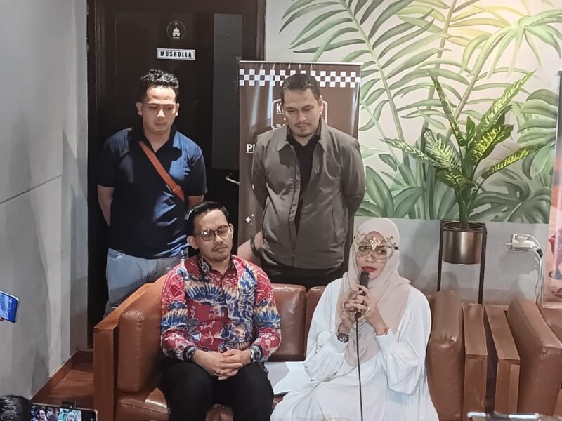 Dokter Detektif (Doktif) saat konferensi pers dan bakal laporkan DRL ke MKEK atas dugaan pelanggaran kode etik profesi. (Foto: Istimewa).