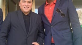 Ketua PSSI Erick Thohir bersama pelatih baru Timnas Indonesia, Patrick Kluivert. (Foto: Istimewa).