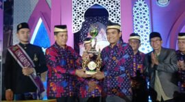 Kecamatan Mekar Baru berhasil meraih Juara Umum pada pagelaran Musabaqoh Tilawatil Qur’an (MTQ)  Ke-55 tingkat Kabupaten Tangerang tahun 2025.(foto:istimewa/Alex)