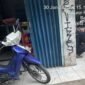 Salah satu toko kosmetik di Cikunir Raya, Jakasetia, Bekasi Selatan, Kota Bekasi, Jawa Barat, yang aktivitasnya terdapat transaksi jual beli pil koplo. (Foto: Suara Realitas).