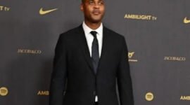 Patrick Kluivert mengungkapkan alasannya menerima pinangan PSSI untuk Latih Timnas Indonesia saat konferensi pers di Hotel Mulia Jakarta. (Foto: Istimewa).