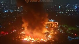 Kebakaran kembali terjadi di pemukiman padat Kemayoran. (Foto: istimewa).