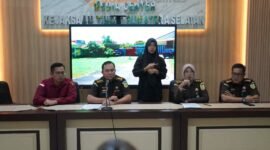 Ketua Bidang Advokad OMBB meminta ke Kejati Bengkulu agar laporan di tindaklanjuti atas dugaan korupsi proyek. (Foto: Istimewa).