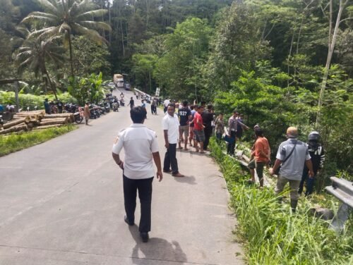 Bus Tak Mampu Menanjak, 23 Penumpang Luka-luka di Kecelakaan Siroto Kepil