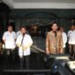 Mendagri dan Kepala BPPIK seusai menggelar rapat terbatas. (Foto: Istimewa).