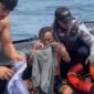 Bakamla RI saat menyelamatkan korban kapal tenggelam di Perairan Banten. (Foto: Istimewa).