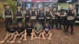 Polisi berhasil gagalkan aksi tawuran di Tambora, dan lima remaja beserta busur panah telah diamankan. (Foto: Istimewa).