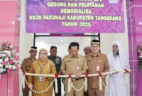 Pj Andi Ony Bupati berharap dengan hadirnya gedung pelayanan Hemodialisa dapat memperkuat layanan kesehatan di wilayah Kecamatan Pakuhaji dan sekitarnya.(foto:istimewa)

