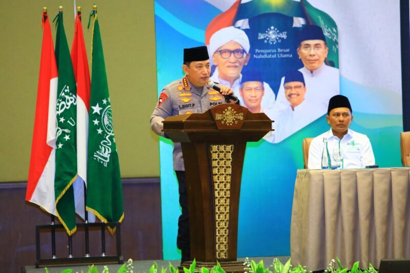 Kapolri Jenderal Pol. Listyo Sigit Prabowo menyatakan bahwa rekrutmen anggota melalui jalur santri masih menjadi salah satu program prioritas. (Foto: Istimewa).