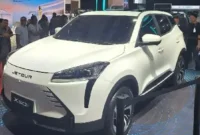 Jetour Indonesia resmi luncurkan mobil elektrik SUV X50e di ajang IIMS 2025. (Foto: Istimewa).
