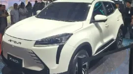 Jetour Indonesia resmi luncurkan mobil elektrik SUV X50e di ajang IIMS 2025. (Foto: Istimewa).