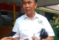 Anggota DPRD DKI Jakarta Komisi D, H. Ahmad Ruslan menyoroti bangunan Restoran Mie Gacoan di Kalideres. (Foto: suararealitas.co).