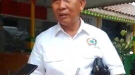 Anggota DPRD DKI Jakarta Komisi D, H. Ahmad Ruslan menyoroti bangunan Restoran Mie Gacoan di Kalideres. (Foto: suararealitas.co).