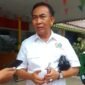 Anggota DPRD DKI Jakarta Komisi D, H. Ahmad Ruslan menyoroti bangunan Restoran Mie Gacoan di Kalideres. (Foto: suararealitas.co).