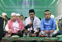 Pemerintah Kecamatan Mekar Baru gelar peringatan Isra Mi'raj Nabi Muhammad SAW 1446 hijriyah bertempat di Halaman Kantor Kecamatan Mekar Baru, Rabu malam (foto:istimewa/Suara Realitas.co) 