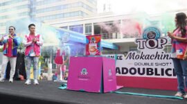 TOP Mokachinno Double Shot saat menawarkan pengalaman kopi yang kuat dengan rasa nikmat bagi para penikmat kopi di Indonesia, khususnya para Gen Z. (Foto: Istimewa).