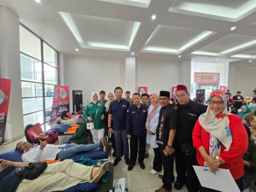 Dinilai Rutin Adakan Donor Darah Mandiri, Fahira Idris dan Bang Japar Dapat Apresiasi Tertinggi dari PMI DKI Jakarta