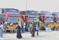 Ilustrasi antusiasnya masyarakat mengikuti program mudik gratis yang diselengarakan pemerintah setempat. (Foto: Dok.Kemenhub).