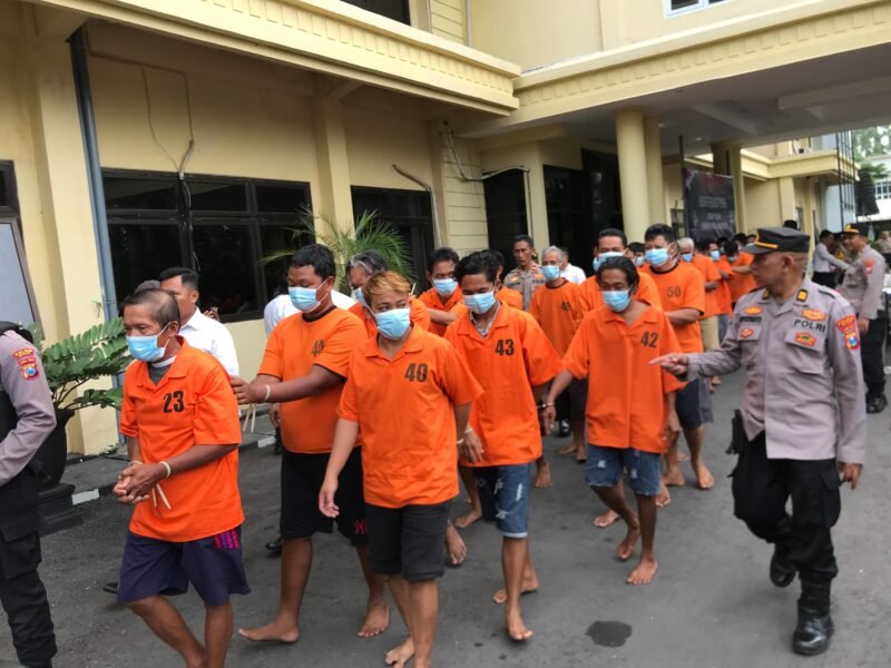 Ratusan tersangka berhasil diamankan Polres Nganjuk selama operasi pekat Semeru 2025 berlangsung. (Foto: Istimewa).