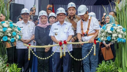 Gubernur DKI Jakarta Resmikan 2 Reservoir Komunal hingga Bagikan Kartu Air Sehat di Tambora Jakbar