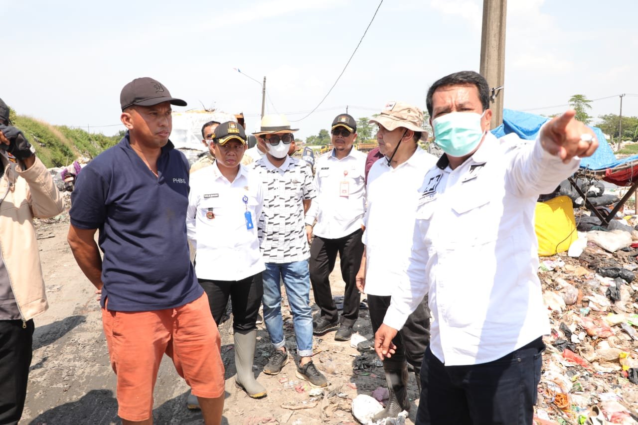 Tinjau Kondisi TPA Jatiwaringin: Bupati Tangerang Siapkan Solusi Pengelolaan Sampah yang Lebih Baik