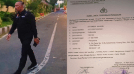 Kuasa Hukum L G Bima Alasta, Syamsul Jahidin (kiri) saat melaporkan Mantan Bupati Lombok Tengah, Moh Suhaili Fadil Tohir ke Ditreskrimum Polda NTB dan bukti LP (kanan). (Foto: suararealitas.co).