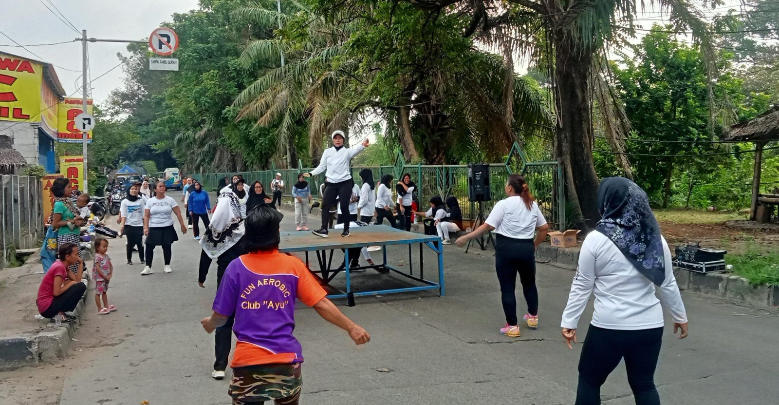Serentak digelar di 13 Kecamatan, Warga : CFD Cuma Buat Emak Emak Senam