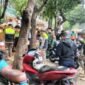 Petugas gabungan saat menertibkan sejumlah lapak pedagang kaki lima liar di Tambora, Jakarta Barat. (Foto: Istimewa).