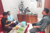 Kelompok kerja (Pokja) wartawan Gunung Kaler berkunjung di kantor Desa Gunung Kaler (Ketua APDESI Kec.gunung Kaler) foto/suarealitas.co