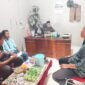 Kelompok kerja (Pokja) wartawan Gunung Kaler berkunjung di kantor Desa Gunung Kaler (Ketua APDESI Kec.gunung Kaler) foto/suarealitas.co