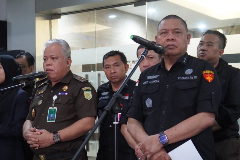 Kejagung usai periksa 3 saksi atas kasus dugaan suap dan gratifikasi di Pengadilan Negeri Jakarta Pusat. (Foto: Istimewa).