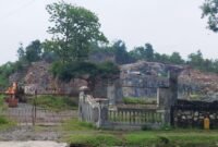 Pemandangan aktifitas galian C di Sukoharjo, Jawa Tengah diduga kuat tak kantongi izin berjalan bebas tanpa hambatan. (Foto: Ekslusif suararealitas.co/saefulloh).