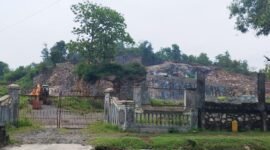 Pemandangan aktifitas galian C di Sukoharjo, Jawa Tengah diduga kuat tak kantongi izin berjalan bebas tanpa hambatan. (Foto: Ekslusif suararealitas.co/saefulloh).