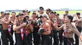 Antusiasnya para generasi muda dalam membentuk disiplin dan berkarakter melalui Pelatihan Baris-Berbaris (PBB) yang digelar oleh Lanud Husein Sastranegara. (Foto: Istimewa).