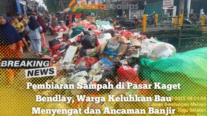 Sampah Terlihat Menumpuk Sepanjang Pasar Kaget Bendlay 