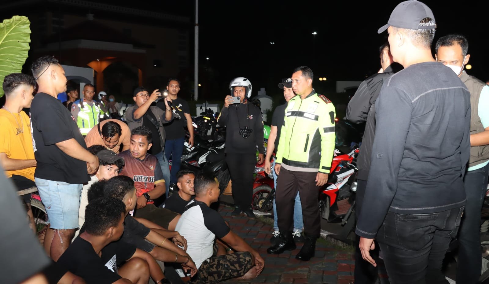 Sasar Lokasi Keramaian, Tim Patroli Anti Premanisme di Kota Tangerang Amankan 34 orang