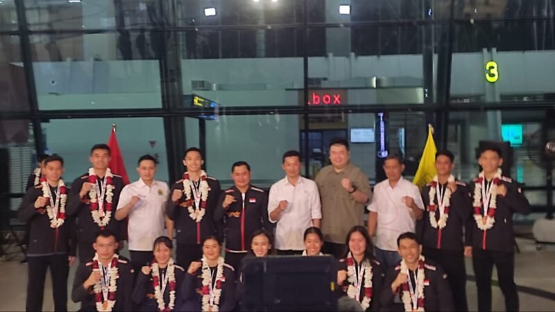 Ketua Umum PBSI, M. Fadil Imran menyambut kedatangan hingga mengapresiasi pencapaian Tim Indonesia pada ajang piala Sudirman 2025. (Foto: Istimewa).