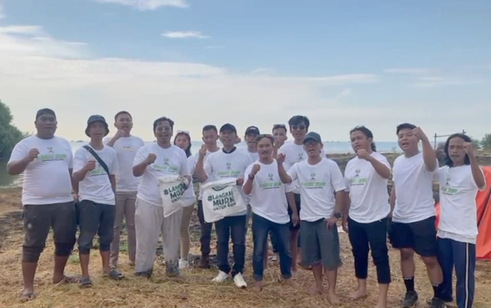 Wartawan Parlemen Tangerang Tanam Ribuan Mangrove di Pantai Api-Api Mauk