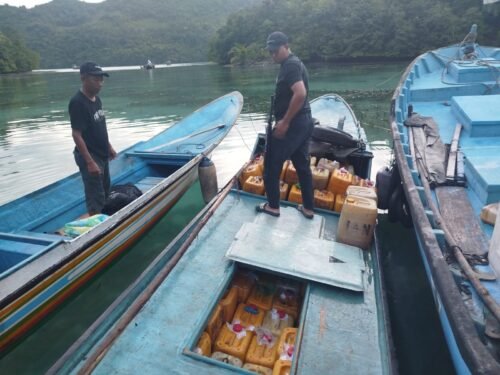 Ditpolairud Polda Sulteng Berhasil Gagalkan Pengiriman 2,2 Ton Solar Subsidi Tujuan Taliabu Maluku Utara