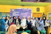 Tim Dosen Universitas Almarisah Madani usai berikan edukasi dalam mencegah dan mengendalikan kejadian stunting melalui pemberdayaan masyarakat. (Foto: suararealitas.co).