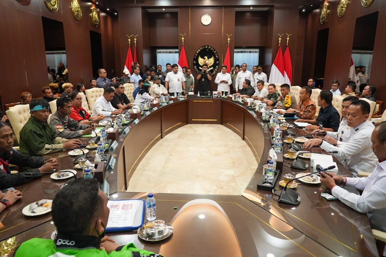 Fasilitasi Pertemuan dengan Mitra Ojek Daring, Kemenko Polkam Dorong Penyelesaian Tuntutan Ojek Daring