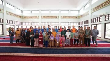 UBP Lontar Tebarkan Harapan dan Senyuman Melalui Santunan Anak Yatim