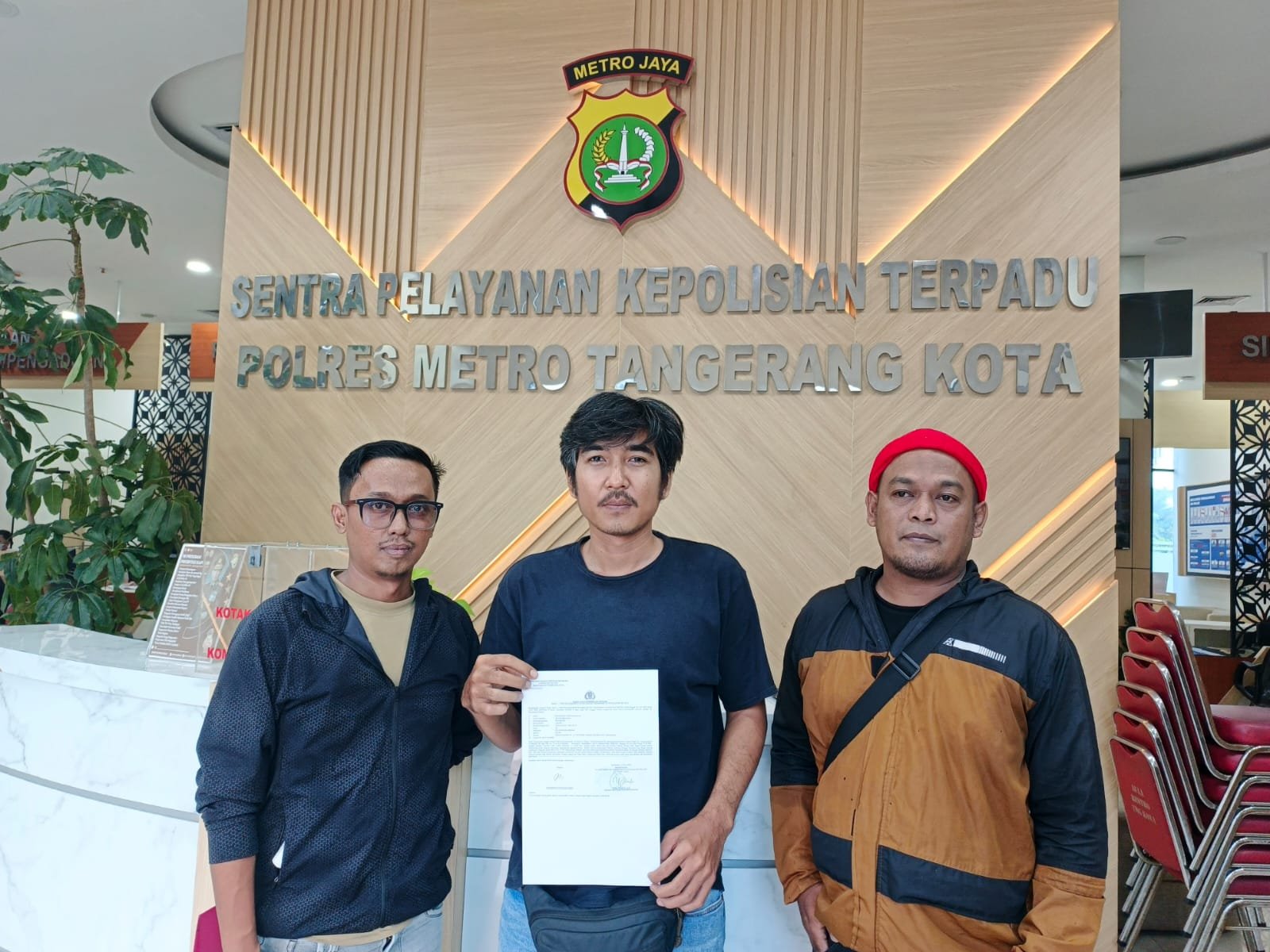Wartawan yang Dianiaya Oknum Relawan Kobam, Buka Laporan di Polrestro Tangerang