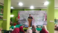 TERPANTAU: Ponpes Nurul Hidayah luluskan 14 santri putri, Ustadz mengatakan bahwa kalian akan diuji di tengah masyarakat!. (Foto: Istimewa).