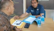 KONDISI: Ketua Dewan Pakar PWI Pusat, Sayid Iskandarsyah saat konsultasi lapor balik beberapa nama ke Penanggungjawab Mr Tan Law Firm, Fachruddin Tanjung, SH. (Foto: suararealitas.co).