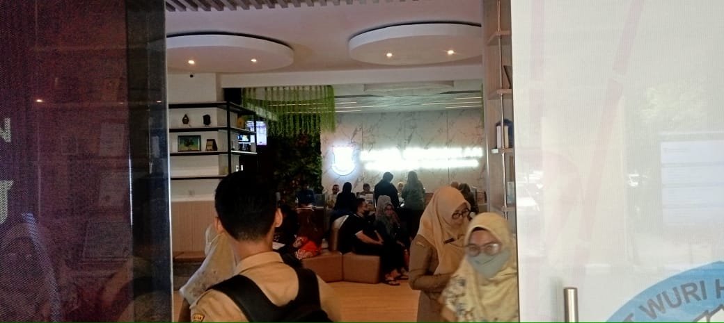 Di Dinas Ini Urusan Bukan Beban, Kopi dan WiFi Jadi Teman