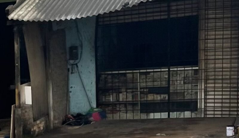 TERPANTAU: toko pil koplo berkedok kosmetik yang jadi pemicu begal dan tawuran. (Foto: suararealitas.co).