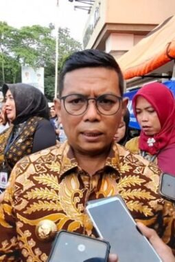Sekolah Gratis Ala Andra Soni, Siswa Baru Bebas Siswa Lama Lemas ?