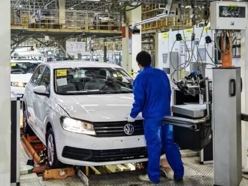 Proses produksi Volkswagen di Wolfsburg, Jerman. (Foto: Istimewa).